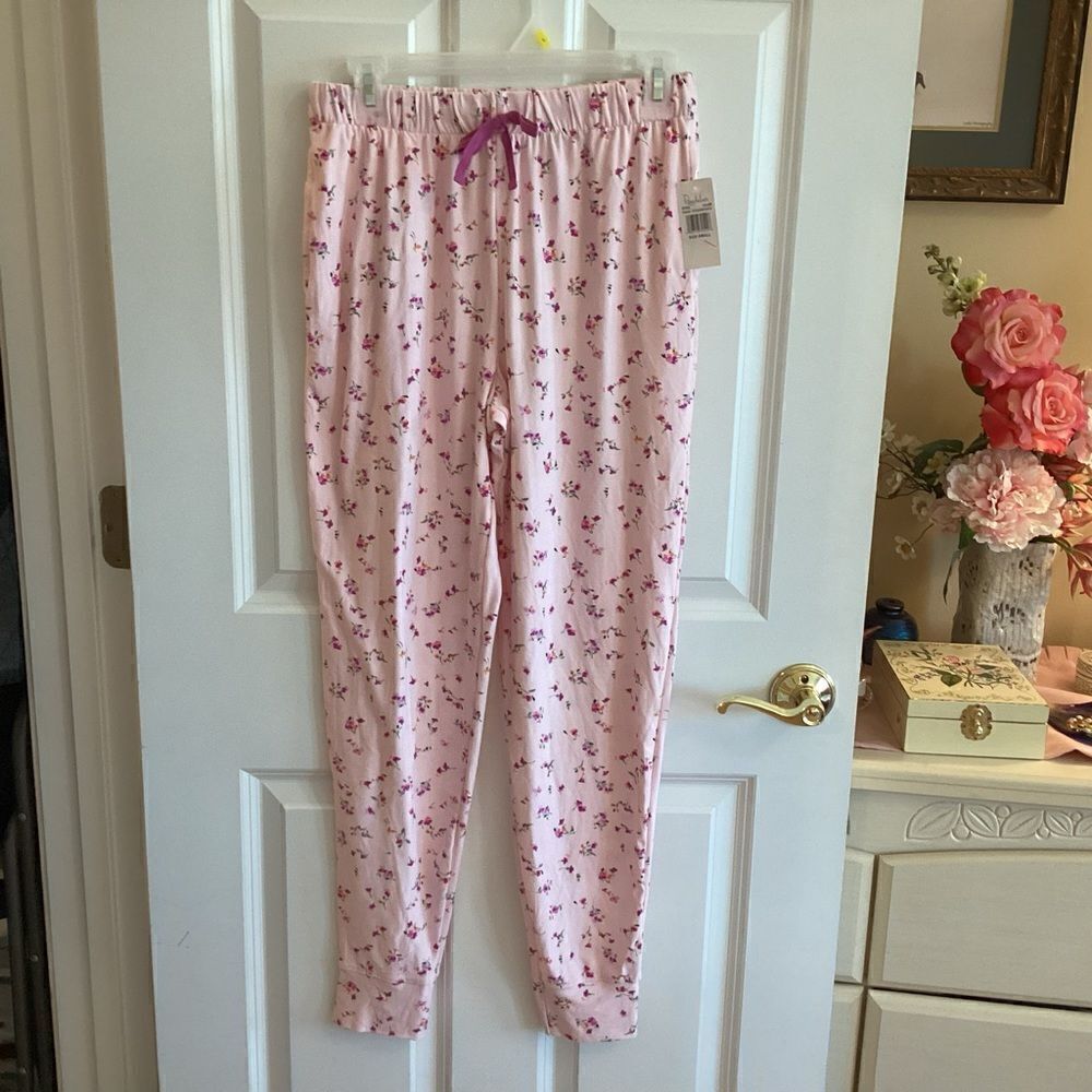 NWT. Roudelain Brand/Macy’s Women’s size small long PJ Pants